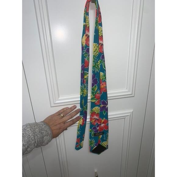 Scorpio Men's Hawaiian Floral Print Tie Multicolor Tropical Theme - Picture 6 of 6
